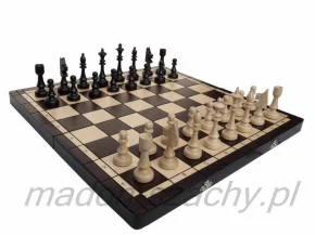 Set di scacchi tradizionale in legno